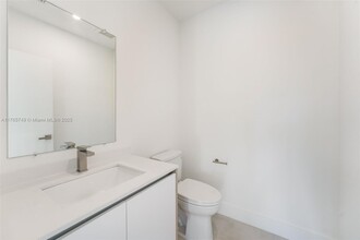 3345 SW 22nd Terrace in Miami, FL - Building Photo - Building Photo