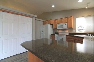 5508 Bakerloo Ln in Pasco, WA - Building Photo - Building Photo