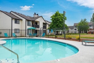 Chinook Park Apartment Homes in Enumclaw, WA - Foto de edificio - Building Photo