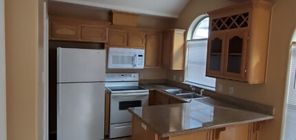 1922 Upland Dr, Unit 4 in Edinburg, TX - Foto de edificio - Building Photo