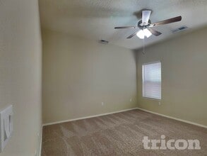 981 Firewheel Ave SW in Los Lunas, NM - Building Photo - Building Photo