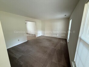 10722 Roxbury Ct in Charlotte, NC - Building Photo - Building Photo