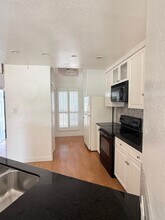 8287 Sands Point Dr in Houston, TX - Building Photo - Building Photo