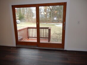 222 Melody Ln in Fairfield, CT - Foto de edificio - Building Photo