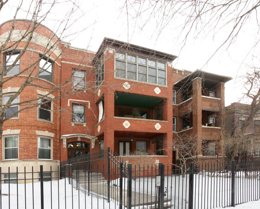 4335 N Kenmore Ave in Chicago, IL - Foto de edificio