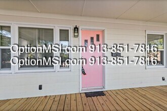 921 Armstrong Ave in Kansas City, KS - Building Photo - Building Photo