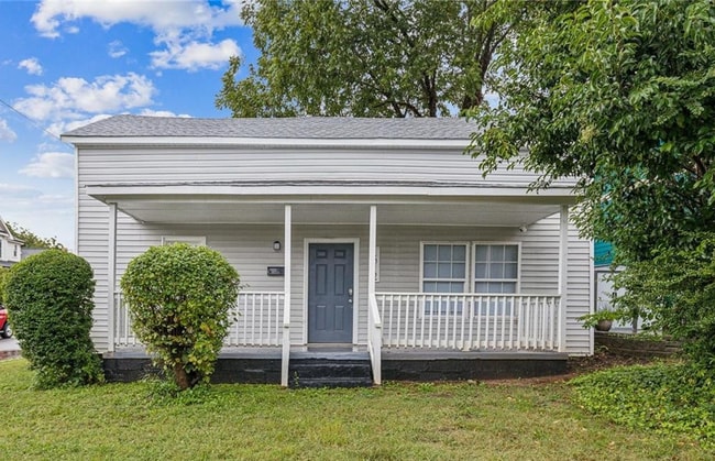 property at 1512 Pender St