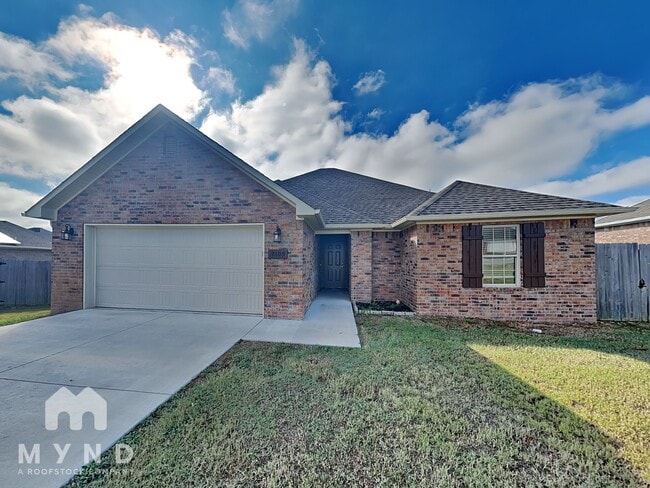 2109 Cedar Cir in Gentry, AR - Foto de edificio - Building Photo