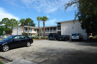 Westview Apartments in Venice, FL - Foto de edificio - Building Photo