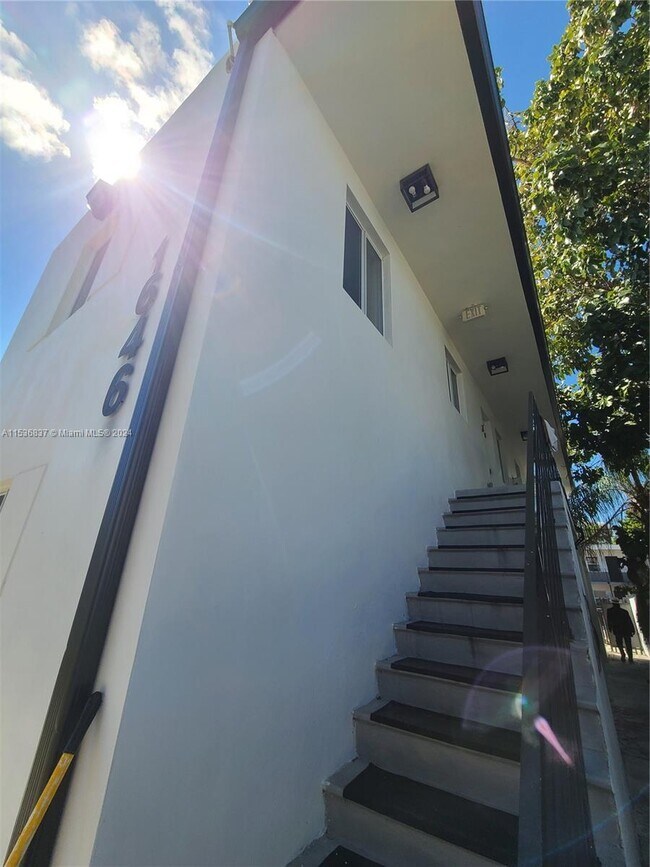 1646 NW 1st Pl-Unit -1 in Miami, FL - Building Photo - Building Photo