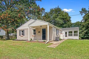 1461 Fieldstone Ln in Dauphin, PA - Building Photo