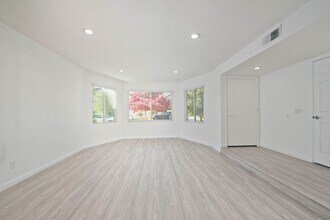 20227 Elkwood St in Los Angeles, CA - Building Photo - Building Photo