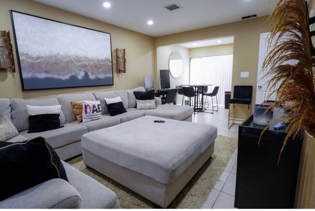 6611 Winfield Blvd in Margate, FL - Building Photo - Building Photo