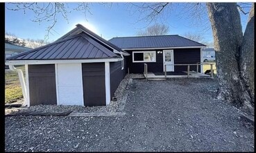 820 N Owensby St in La Plata, MO - Foto de edificio - Building Photo