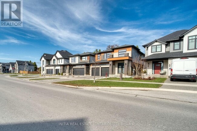 2403 Tokala Trl in London, ON - Building Photo - Building Photo