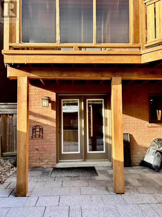 property at 463 Hewitt Cir