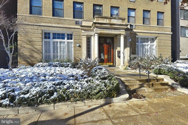 1316 New Hampshire Ave NW, Unit 504 in Washington, DC - Building Photo - Building Photo