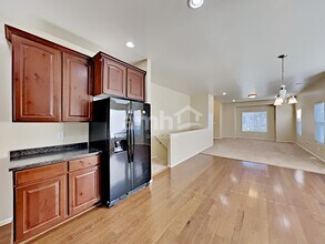 31 W Clear Water Dr in Stansbury Park, UT - Foto de edificio - Building Photo