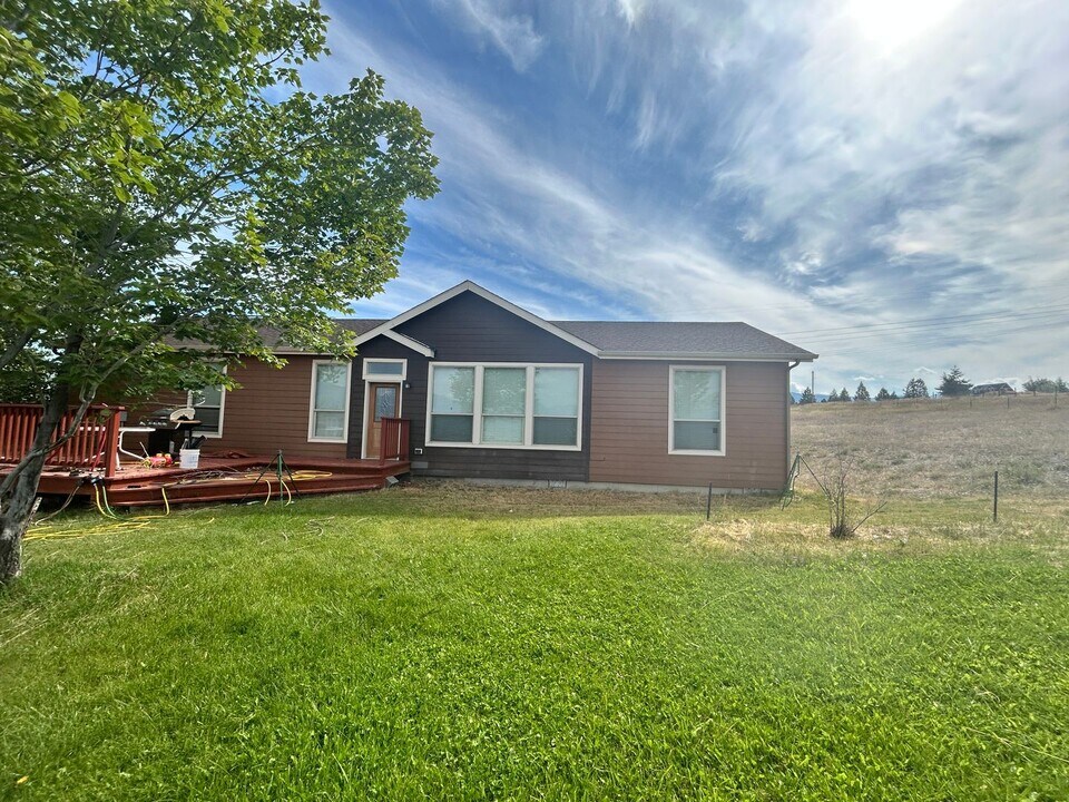 5418 Sapphire Ridge Rd in Florence, MT - Building Photo