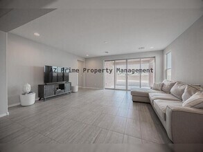 7128 W Coles Rd in Phoenix, AZ - Building Photo - Building Photo