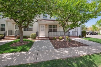 907 Wetherburn Ct in Flemington, NJ - Building Photo - Building Photo