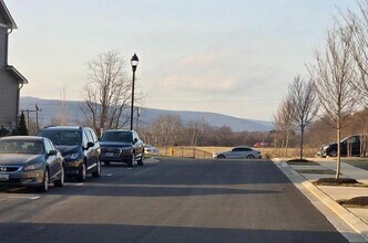 6005 Calla Pl in Frederick, MD - Foto de edificio - Building Photo