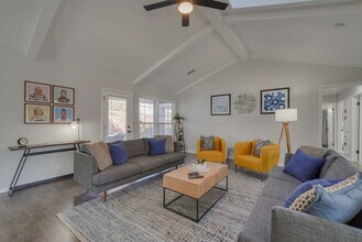 2421 Regal Rd in Plano, TX - Building Photo - Building Photo