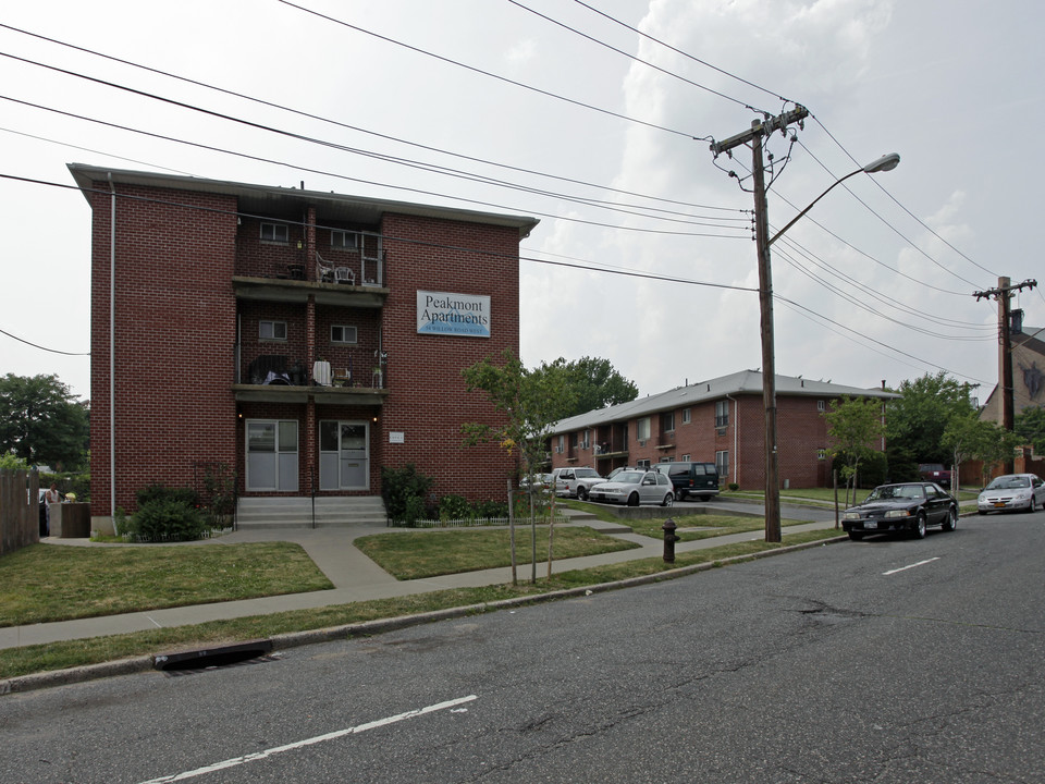 Peakmont Apartments in Staten Island, NY - Building Photo