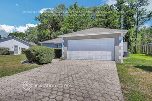 7720 Deer Foot Dr, Unit 19 in New Port Richey, FL - Building Photo