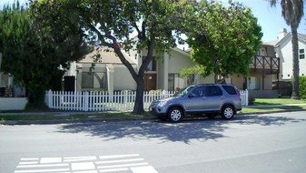 2005 Huntington St in Huntington Beach, CA - Building Photo