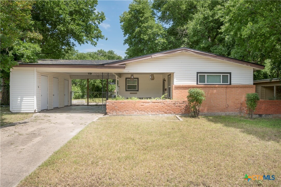 1917 S 51st St in Temple, TX - Building Photo