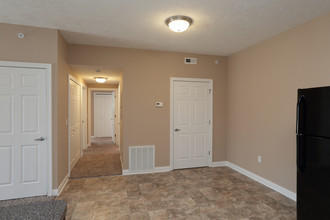 Creekside Commons East in Cuyahoga Falls, OH - Building Photo - Interior Photo