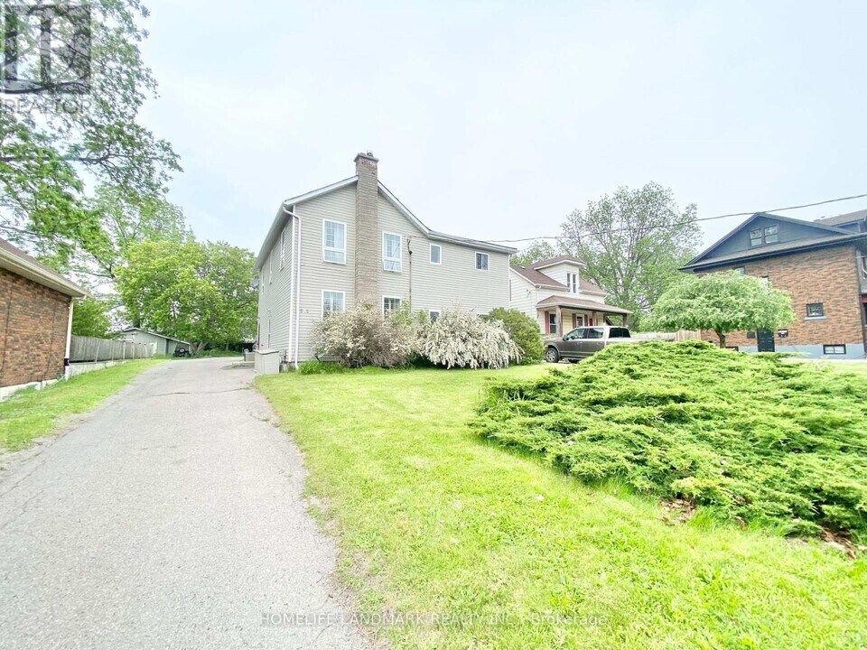 292-292 William St E in Oshawa, ON - Building Photo