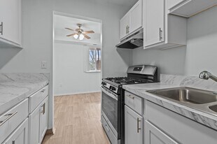 Six Trails Apartments - Saline, MI in Saline, MI - Building Photo