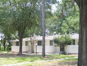 Bridgepoint I in Jacksonville, FL - Building Photo - Building Photo