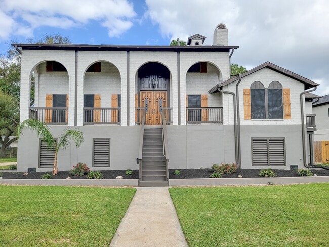 property at 18603 Point Lookout Dr