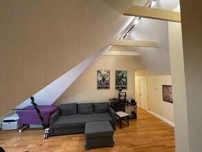 5 Irving St, Unit 3 in Somerville, MA - Foto de edificio - Building Photo