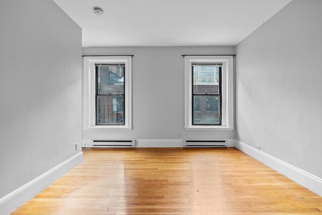 230 Newbury St, Unit 32 in Boston, MA - Building Photo - Building Photo