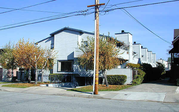 Lorton Place in Burlingame, CA - Building Photo