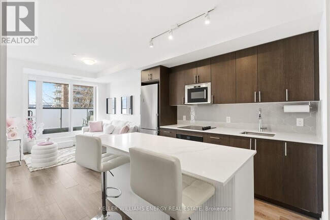 2545 Simcoe St N in Oshawa, ON - Building Photo - Building Photo