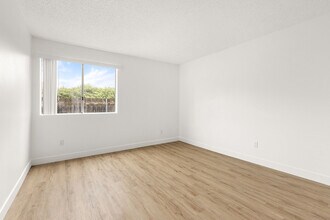 Terre at Canyon in Ramona, CA - Foto de edificio - Building Photo