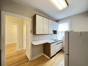 1324 Oak Ave, Unit C2 in Evanston, IL - Building Photo - Building Photo