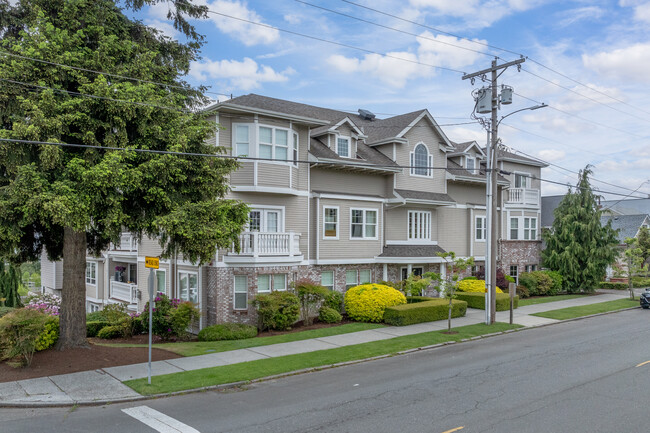 2030 Grand Ave in Everett, WA - Foto de edificio - Building Photo