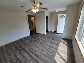 307-303 Avenue - 202 Ave in Strathmore, AB - Building Photo - Building Photo