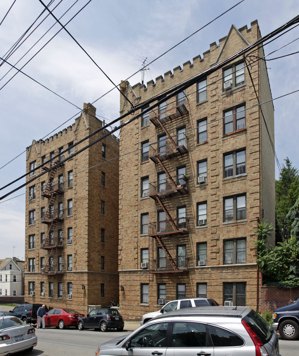 9-15 Glover Ave in Yonkers, NY - Building Photo