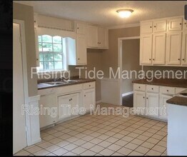 1708 Timbercrest Cir in Birmingham, AL - Foto de edificio - Building Photo