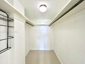 9500 W Bay Harbor Dr in Bay Harbor Islands, FL - Building Photo - Building Photo