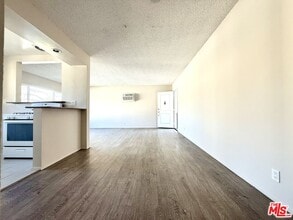 854 S Sherbourne Dr in Los Angeles, CA - Building Photo - Building Photo