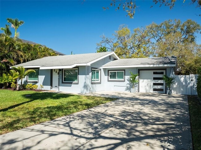 1937 Boyce St in Sarasota, FL - Building Photo - Building Photo