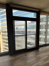 11 W Grand Ave in Chicago, IL - Building Photo - Building Photo